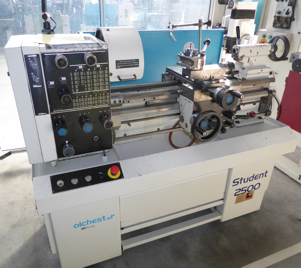 Lathes (CNC and Manual)/COLCHESTER(GB) STUDENT 2500