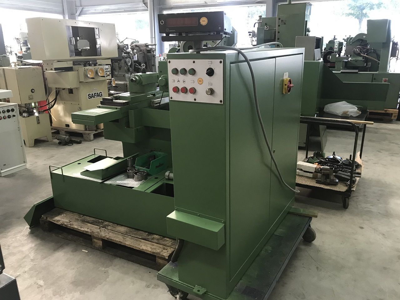 Cylindrical Grinders/CYLINDRICAL GRINDING MACHINE