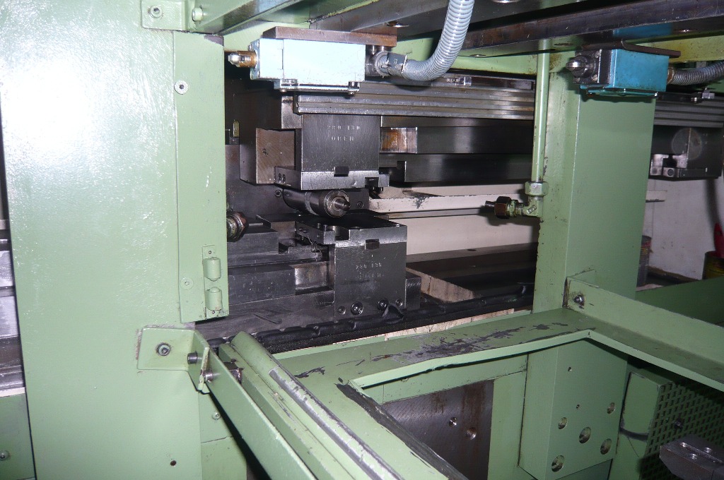 Gears Machining (General)/EX-CELL-O XK 225