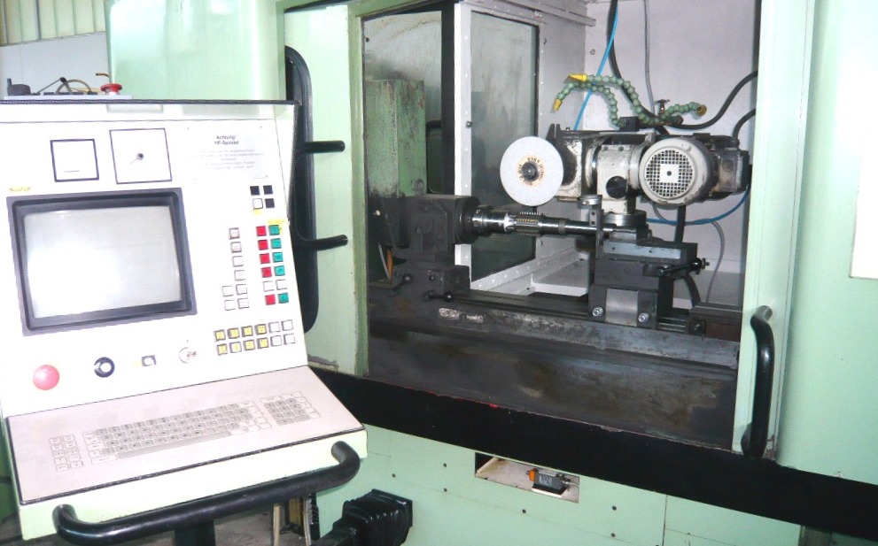 Tool Grinding/SCHÜTTE WU 500 CNC 4