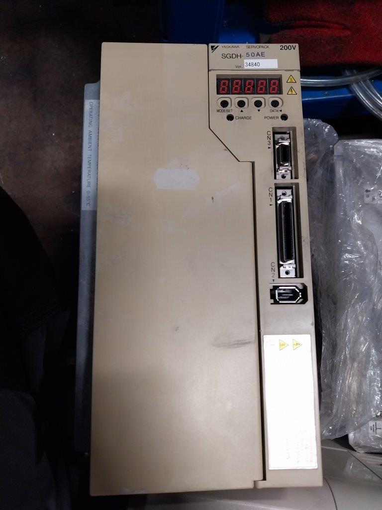 Miscellaneous/Yaskawa 5KW inverter 200 VAC 3 phase SGDH-50AE (4515)