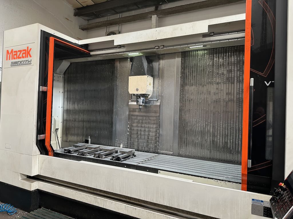 Vertical Machining Centres/VTC 800 30SR