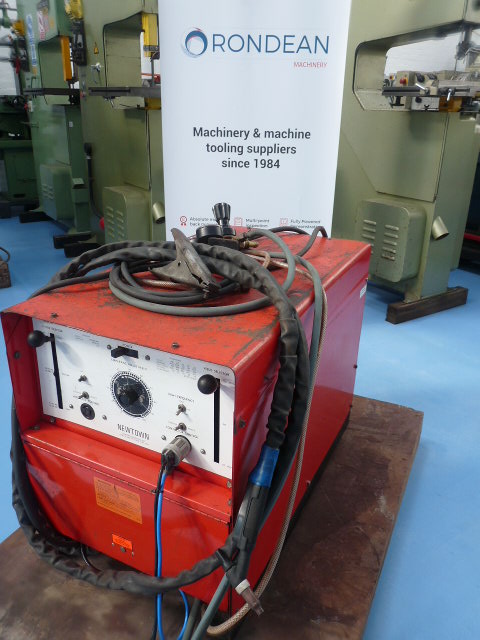 Welding (General)/Newtown Premier 250HF AC/DC Tungsten Arc or Shielded Metal Arc Welding Power Source