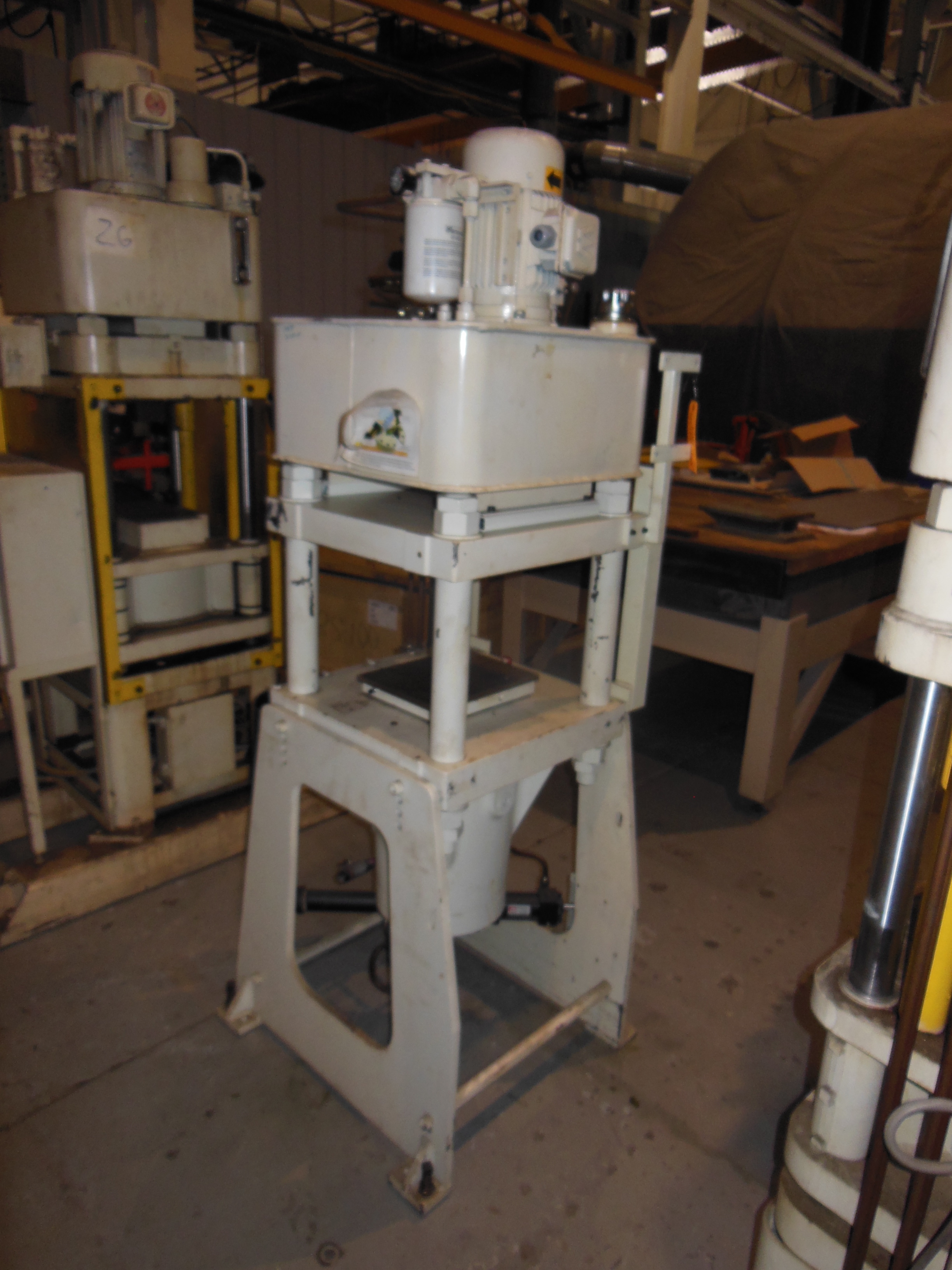 Hydraulic Presses/FISHER DYNAMICS