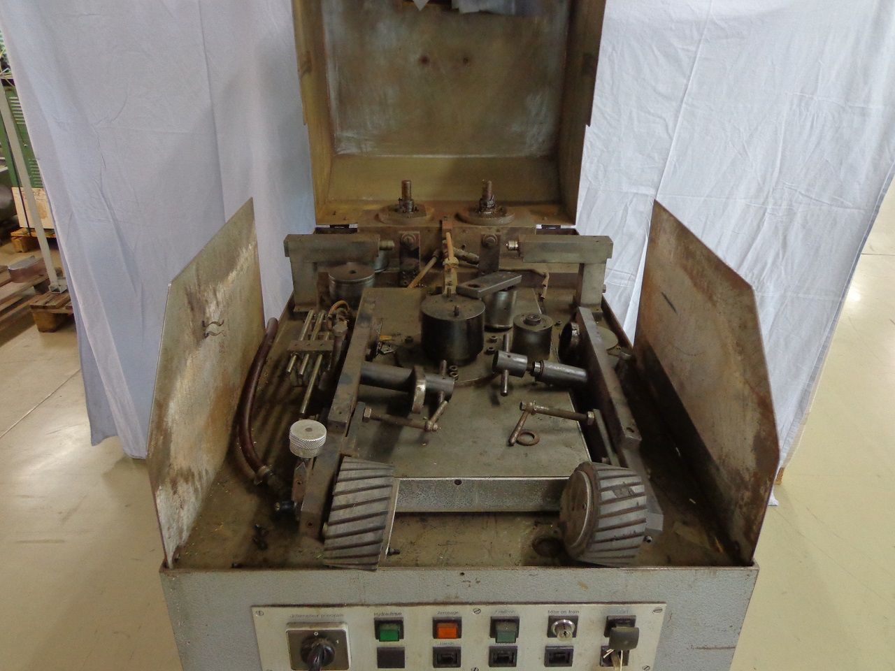 Miscellaneous/BURNISHING MACHINE MONNIER+ZAHNER TYPE 275