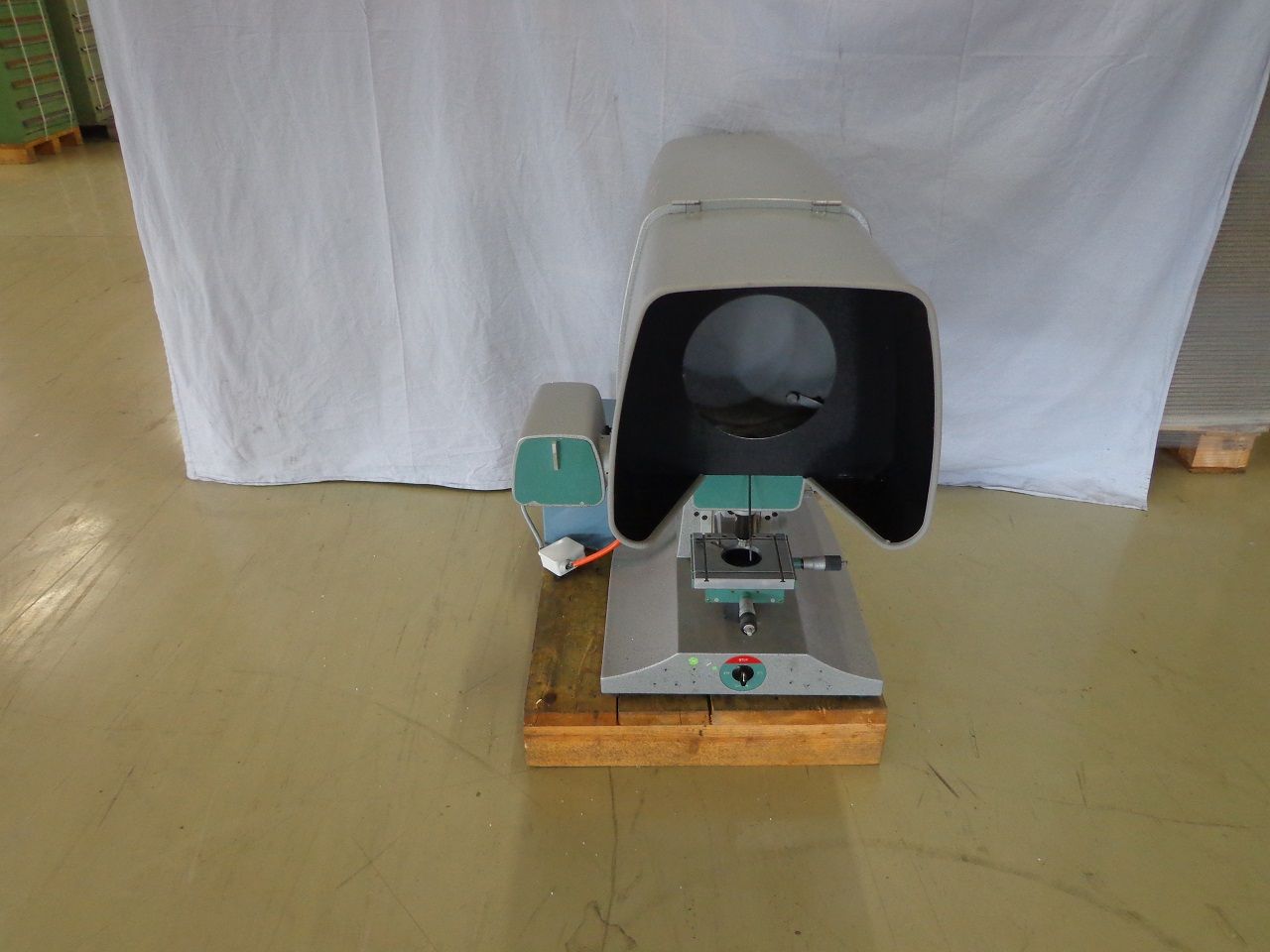 Miscellaneous/PROJECTOR GUTROX TYPE MP 3E