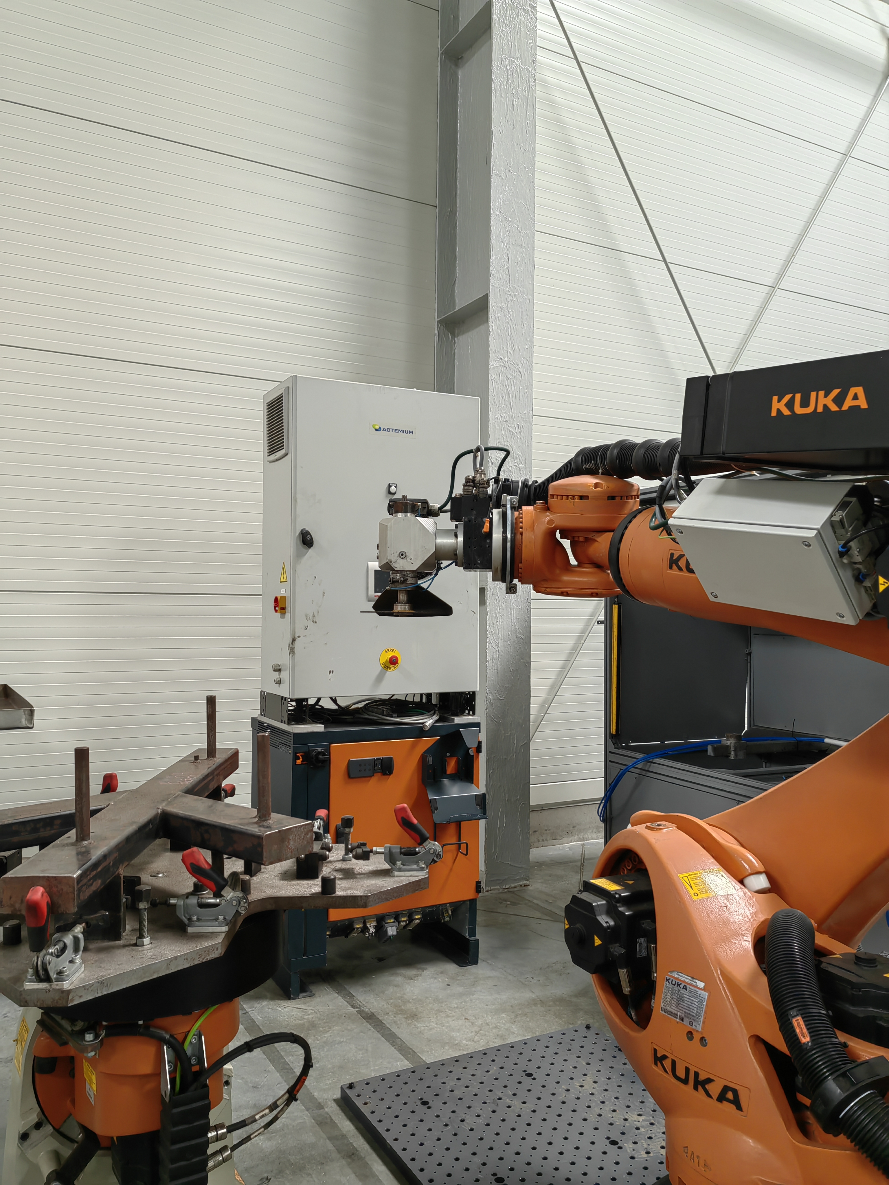 Robots/Kuka KR 210 R2700 prime