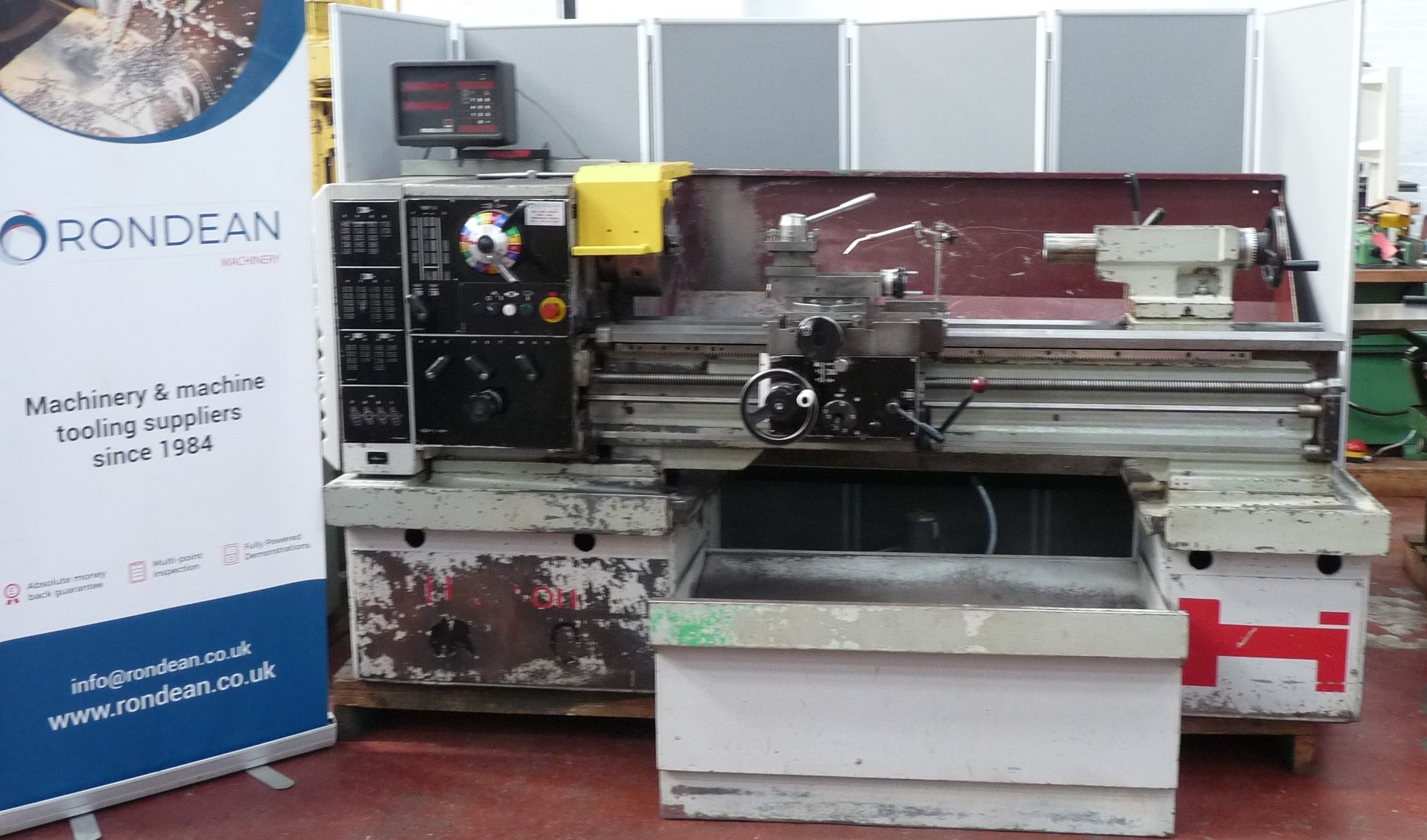 Centre Lathes/M390 Gap Bed Centre Lathe L10927.01