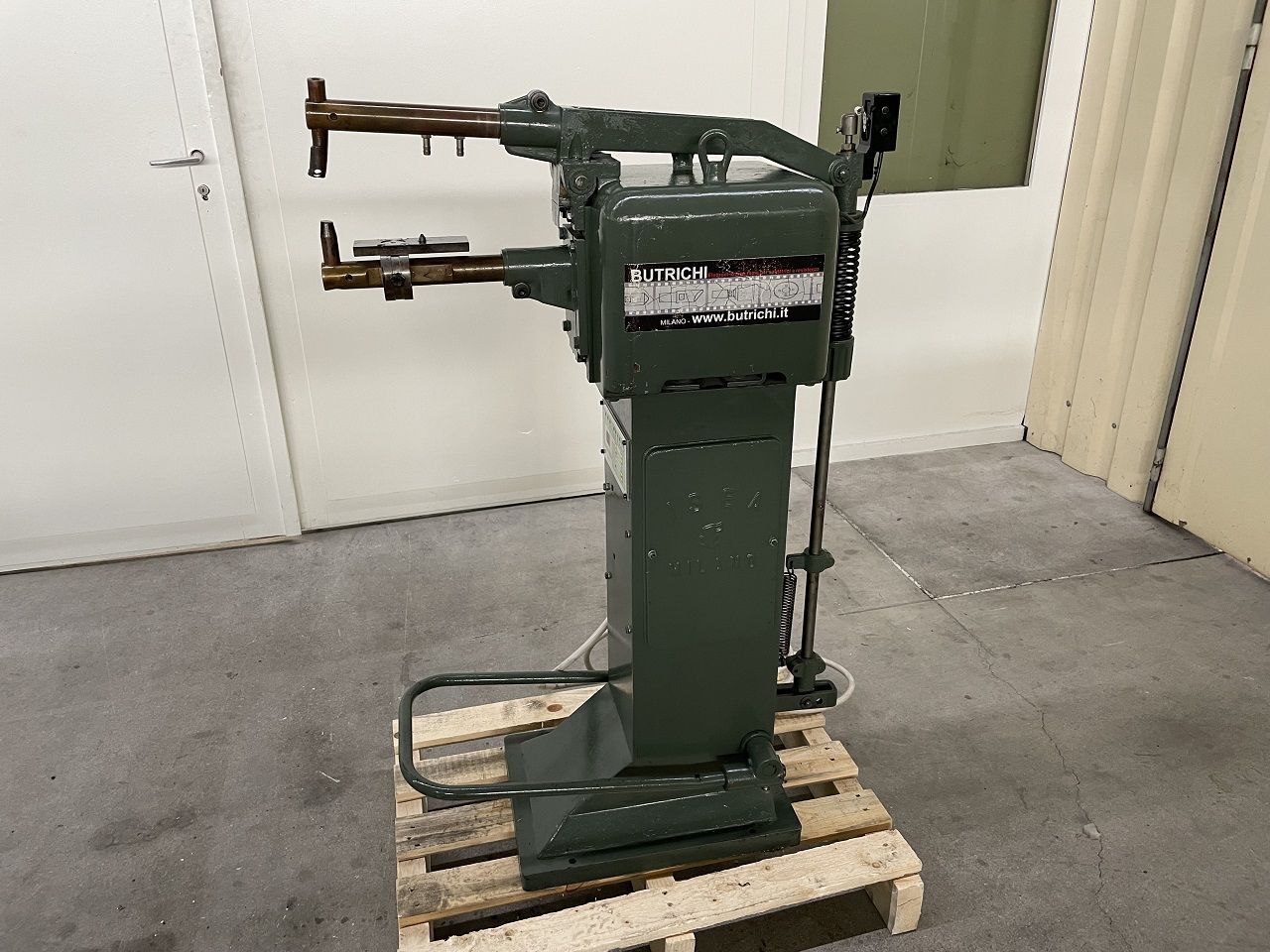 Miscellaneous/POINT WELDING MACHINE BUTRICHI