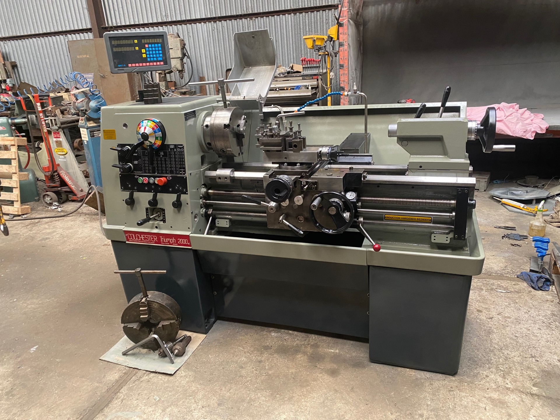 Gap Bed Lathes/A Lovely Triumph 2000 x 30