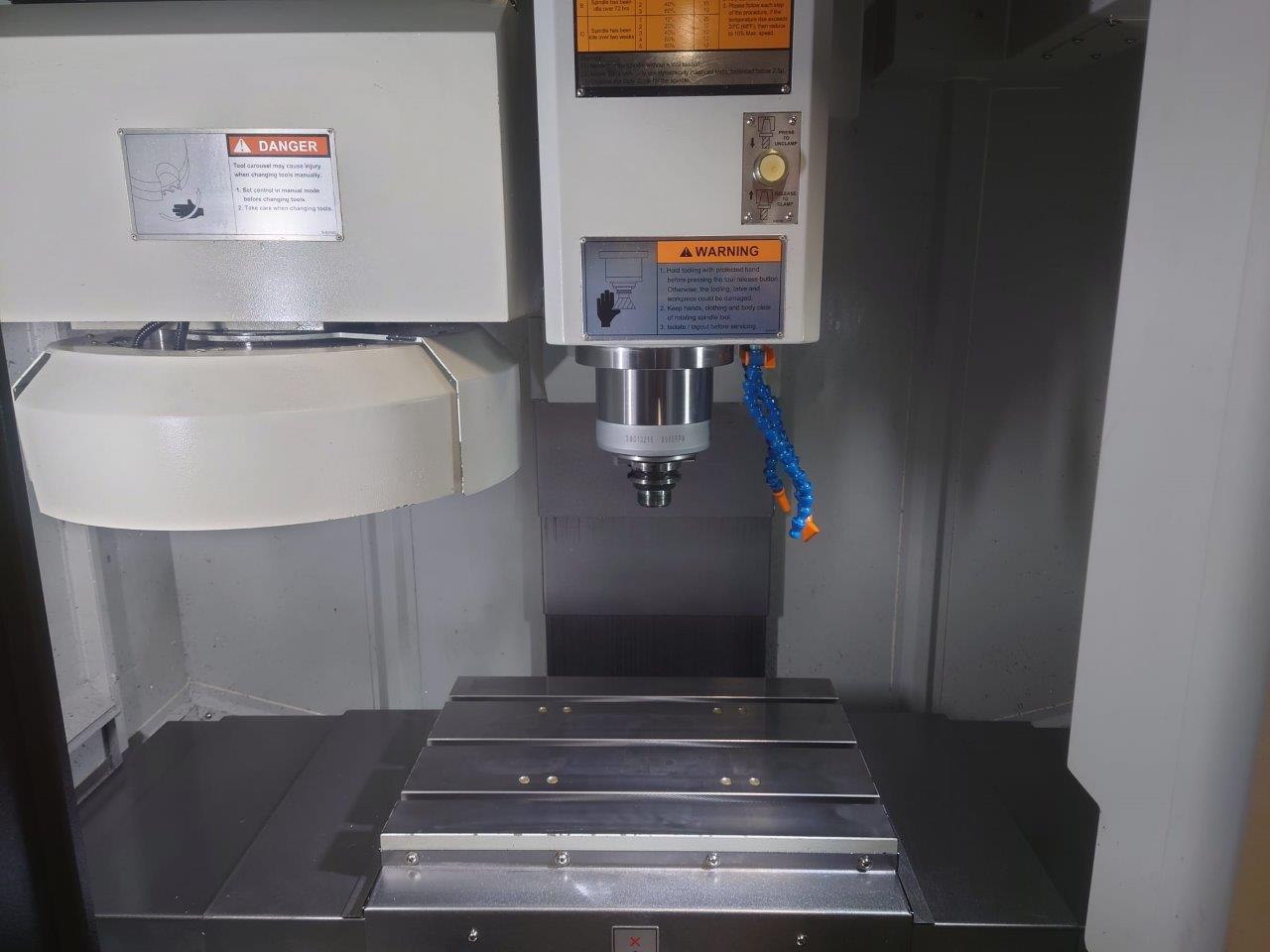 Vertical Machining Centres/Used XYZ 500LR CNC Vertical Milling Machining Centre (4652)