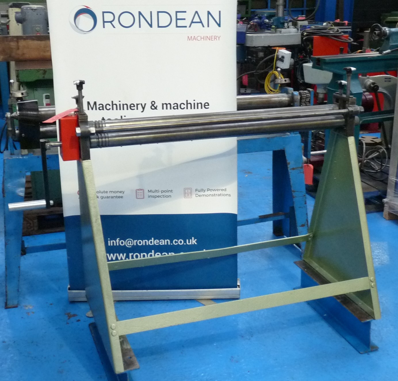 Bending Rolls/Initial pinch bottom slip hand operated bending rolls