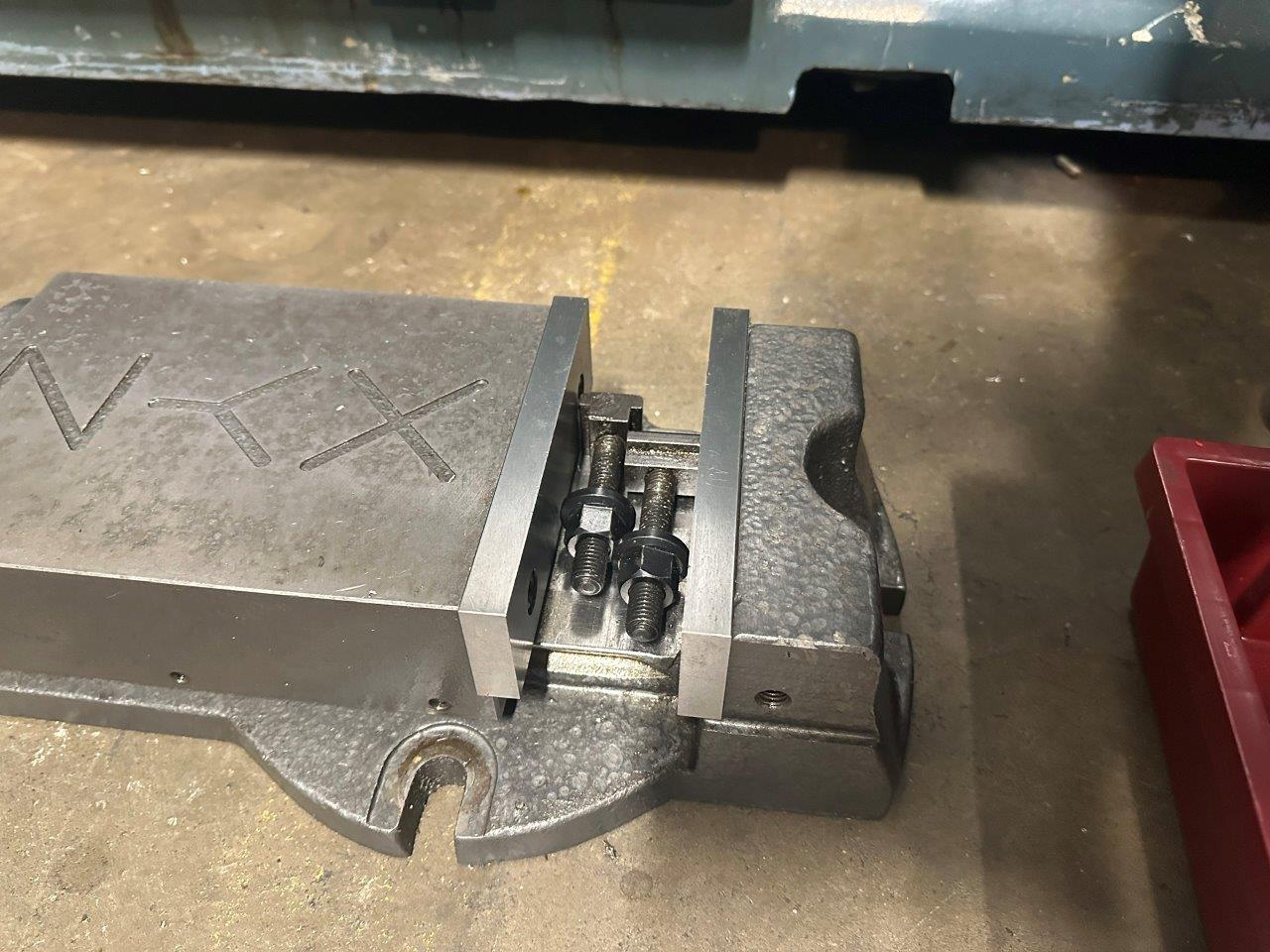 Vise/Used XYZ Machine Vice - 6" jaw width (4679)