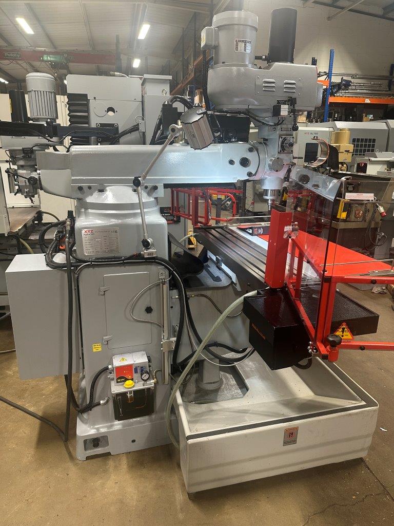 Turret Mill/Used XYZ KMX2 2000 Turret Milling Machine (4839)