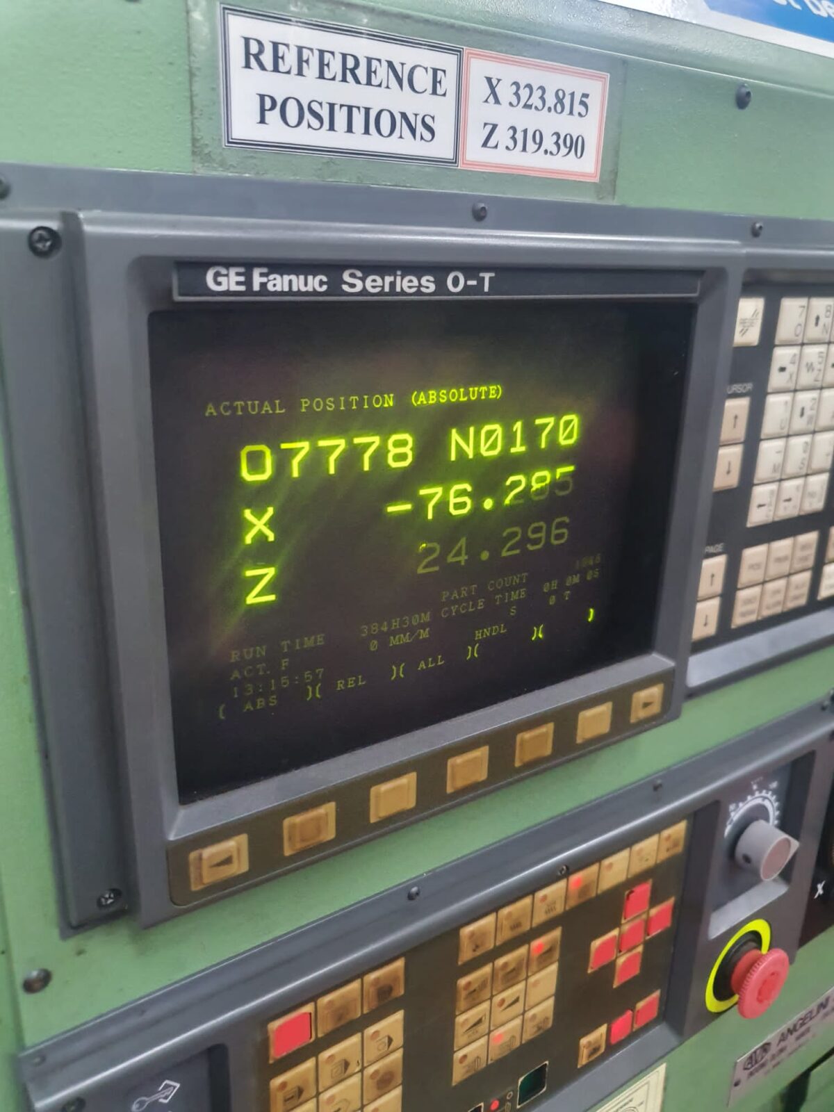 Lathes (CNC and Manual)/AVM Angelini Tornio CNC Centre Lathe