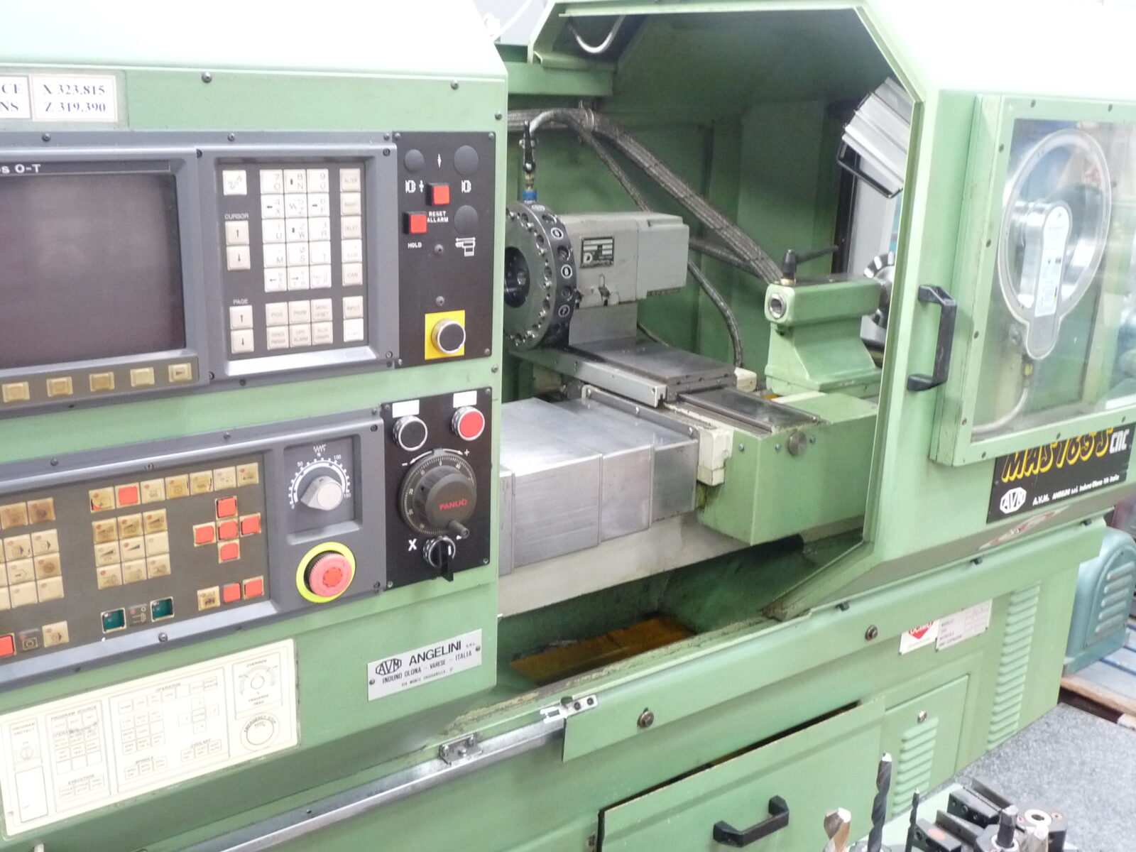 Lathes (CNC and Manual)/AVM Angelini Tornio CNC Centre Lathe