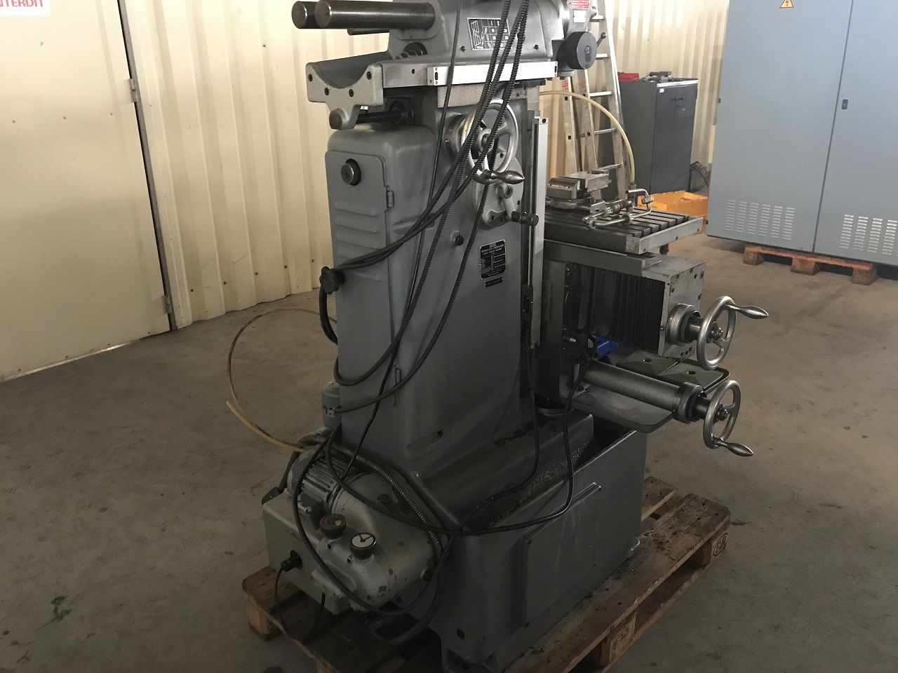 Milling/UNIVERSAL MILLING MACHINE SIXIS S103-R