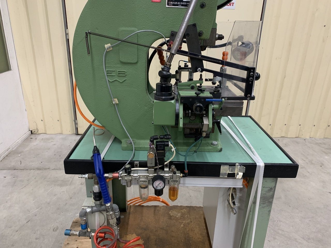 Presses (General)/EXCENTRIC PRESS BEUTLER D8-200