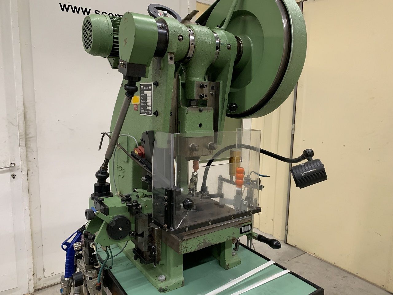 Presses (General)/EXCENTRIC PRESS BEUTLER D8-200