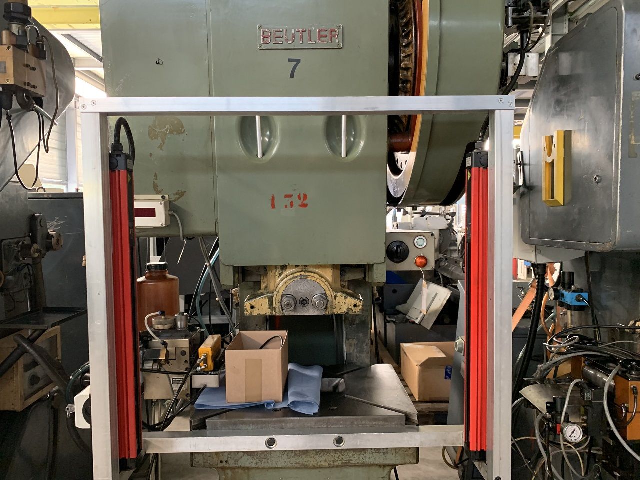 Presses (General)/PRESS BEUTLER TYPE PD 40
