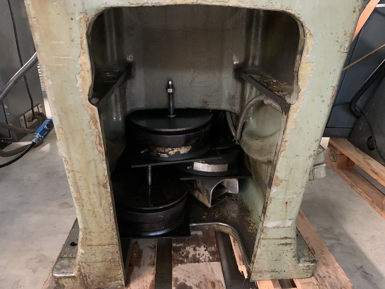 Presses (General)/PRESS BEUTLER TYPE PD 40