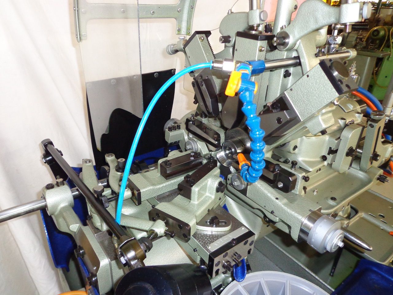 Lathes (CNC and Manual)/AUTOMATIC TURNING LATHE TORNOS TYPE M-7