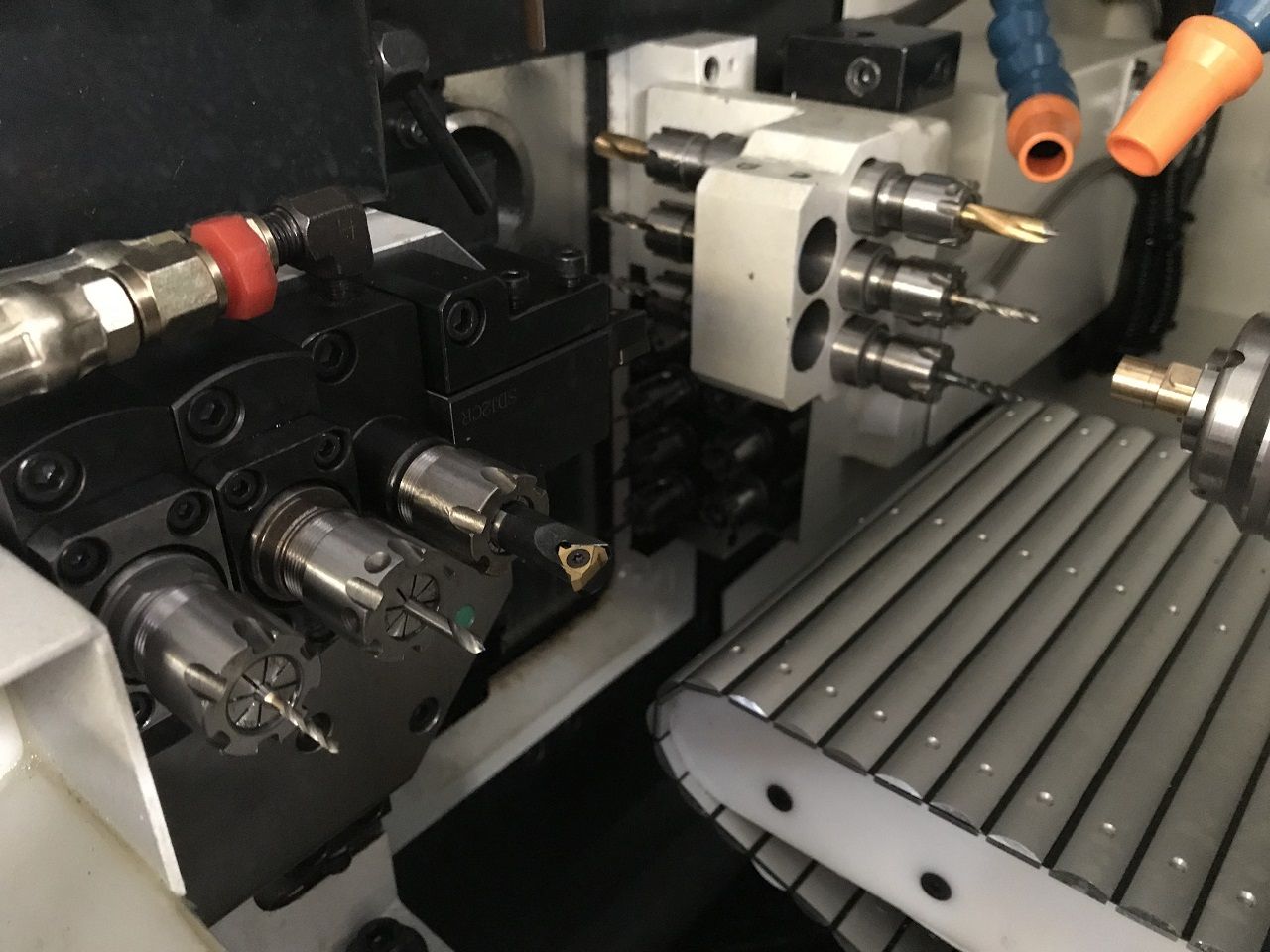 CNC Lathes/AUTOMATIC CNC-LATHE JINN FA TYPE JSL-20AB