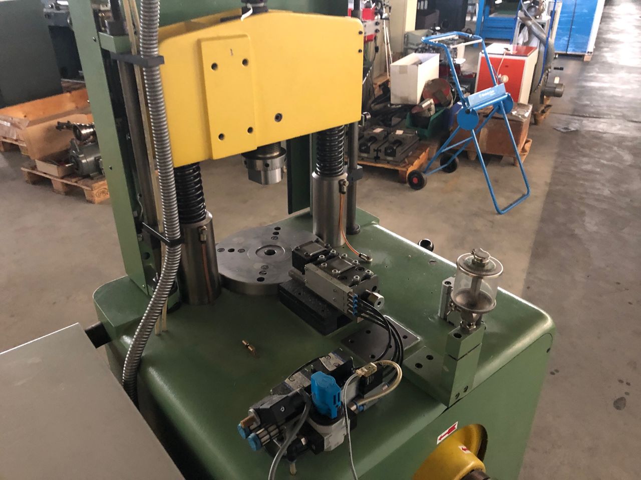 Presses (General)/PRESS ESSA TYPE REB8