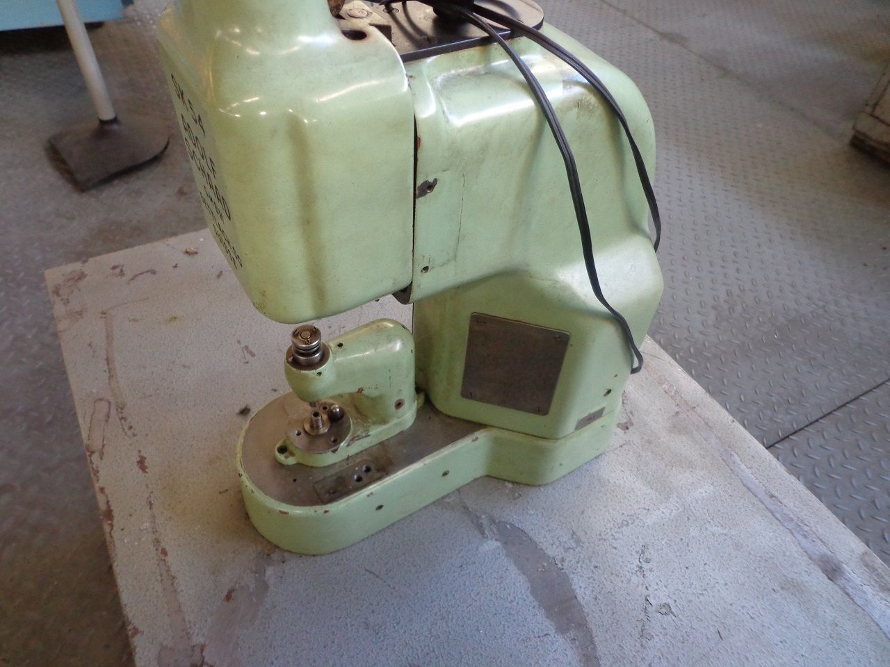 Rivetting/RIVETING MACHINE SCHAAD TYPE SK-54