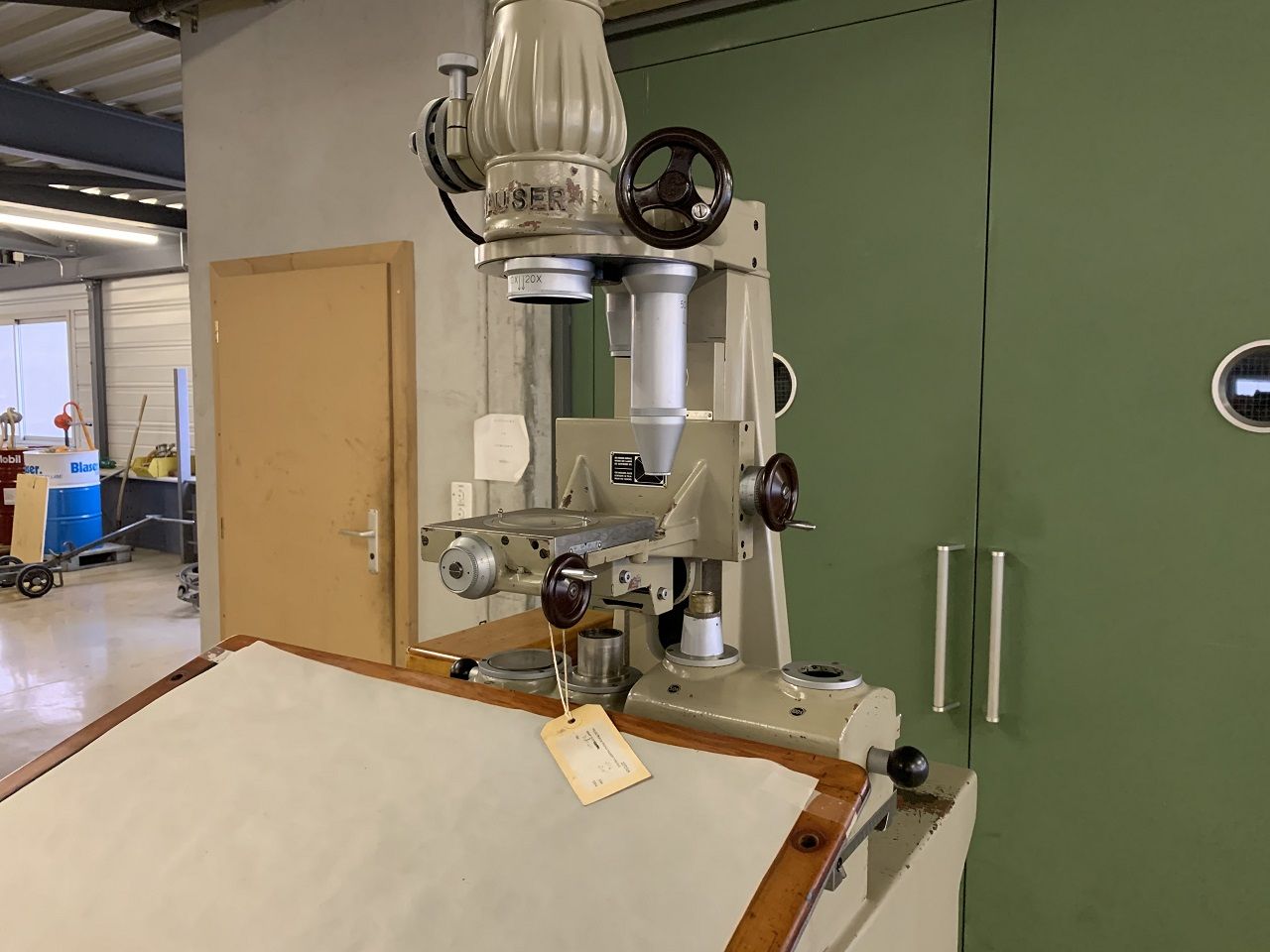 Miscellaneous/PROFILE PROJECTOR HAUSER TYPE P215