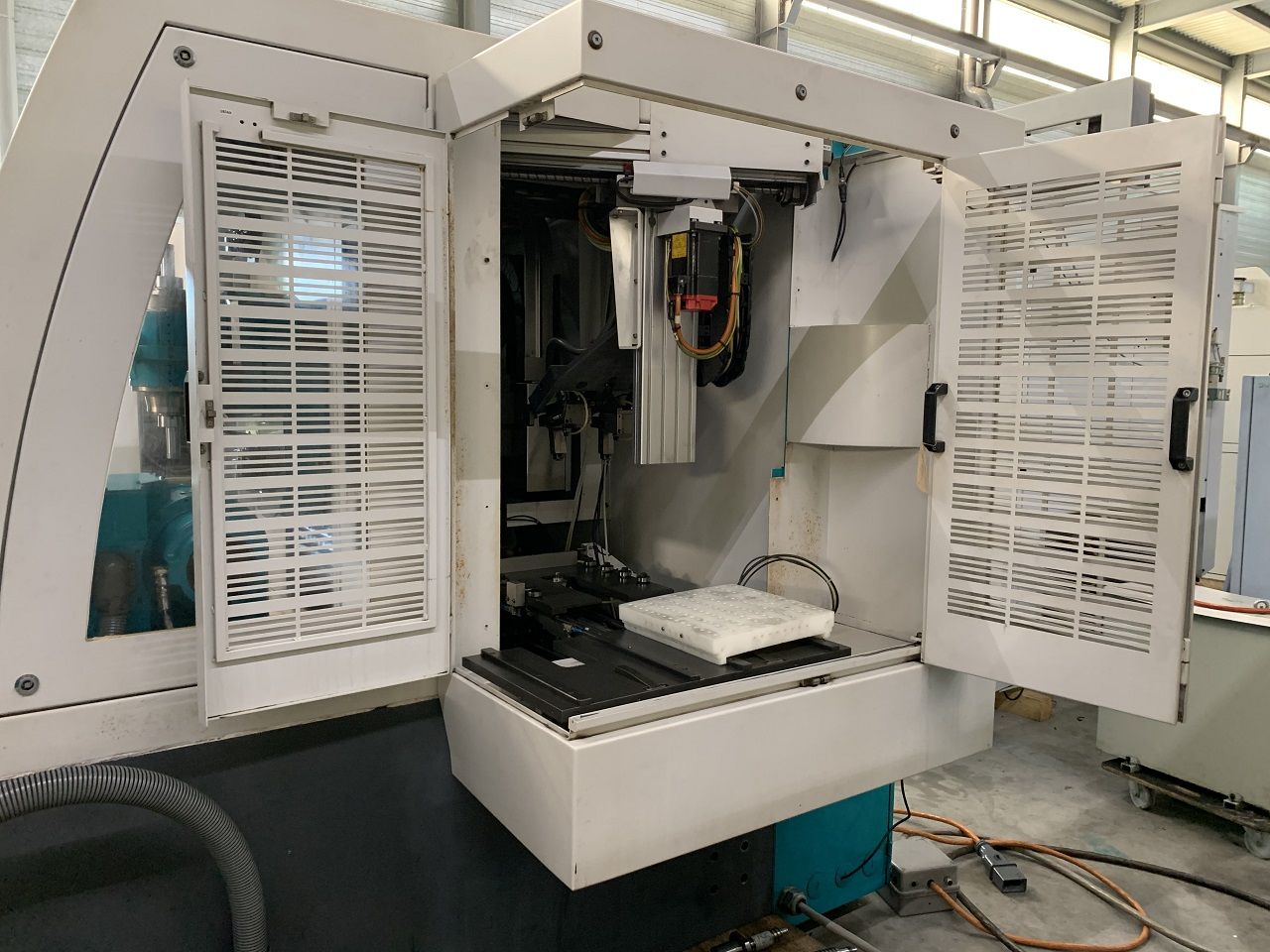 Sharpening/CNC SHARPENING MACHINE SCHNEEBERGER TYPE GEMINI DMR