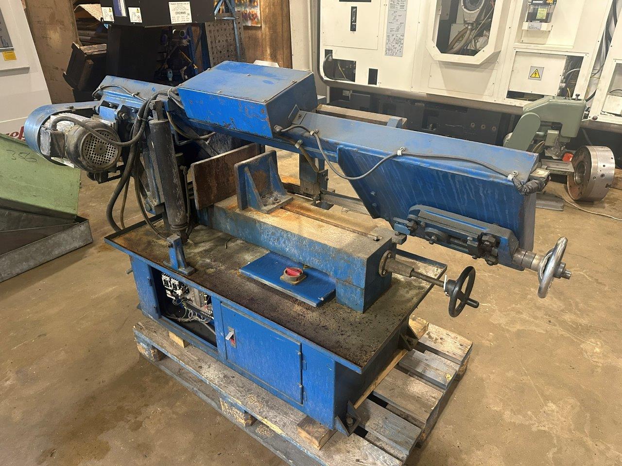 Horizontal Bandsaws/Used Ajax VHB250 Bandsaw (4810)