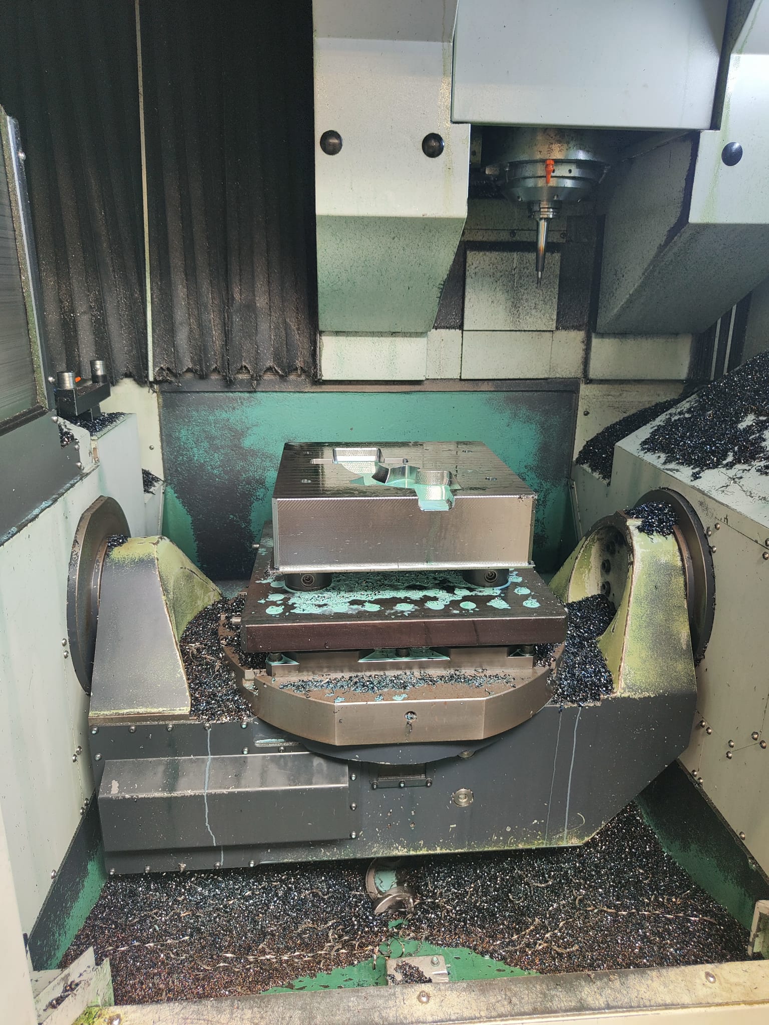 Vertical Machining Centres/CENTRO VERTICALE DOOSAN MOD. VC 630/5AX Cod.CV278-PS