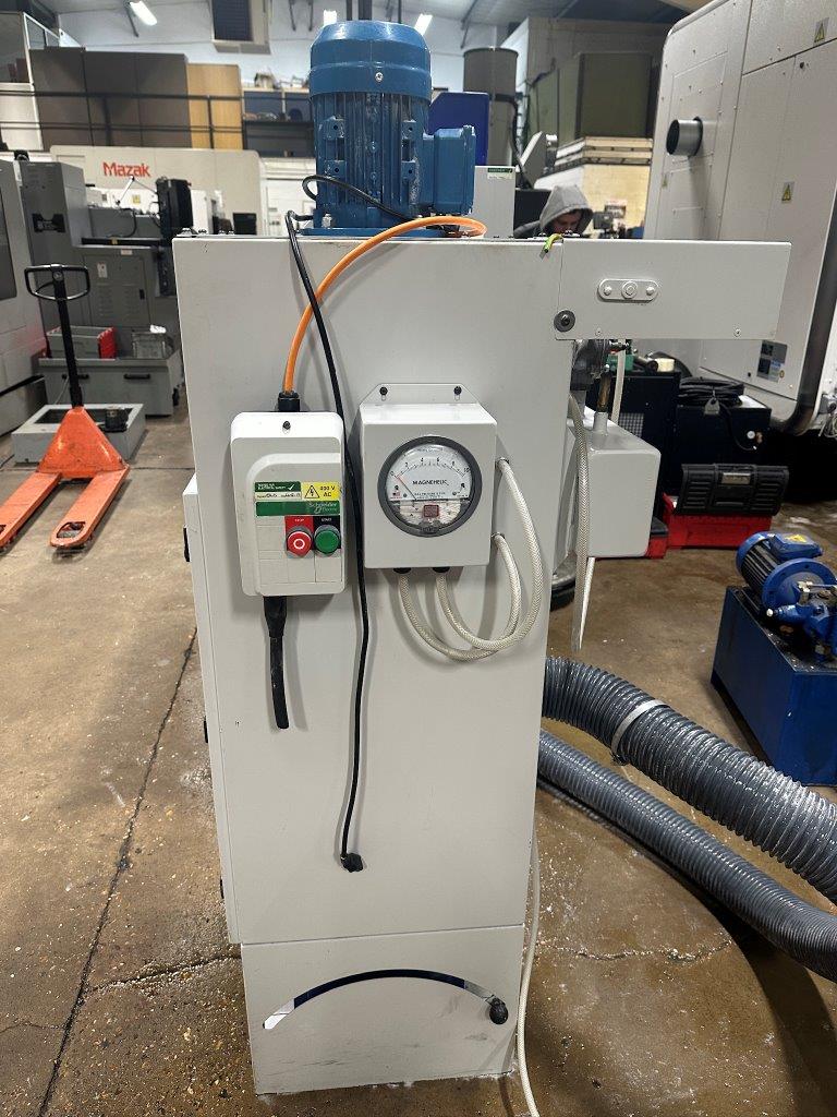 Finishing/Used Guyson Euroblast 4SF Blast Cabinet and Model C400/3 dust collector (4904)