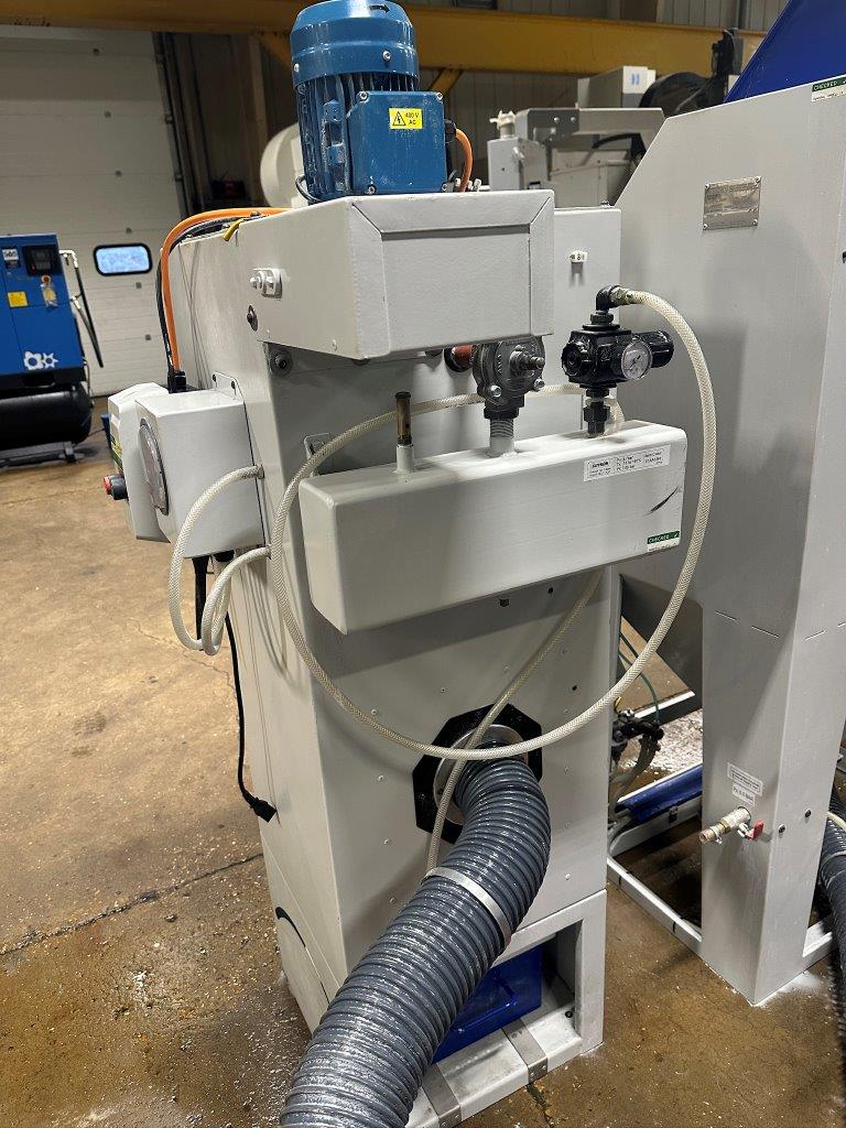 Finishing/Used Guyson Euroblast 4SF Blast Cabinet and Model C400/3 dust collector (4904)