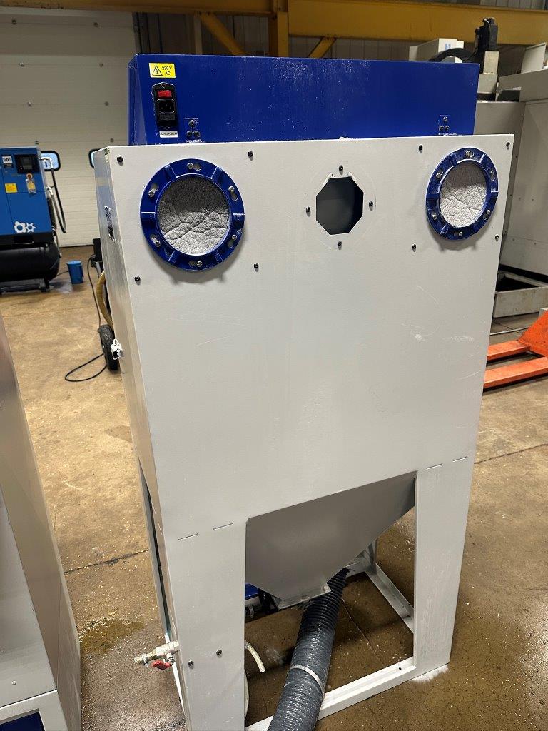 Finishing/Used Guyson Euroblast 4SF Blast Cabinet and Model C400/3 dust collector (4904)