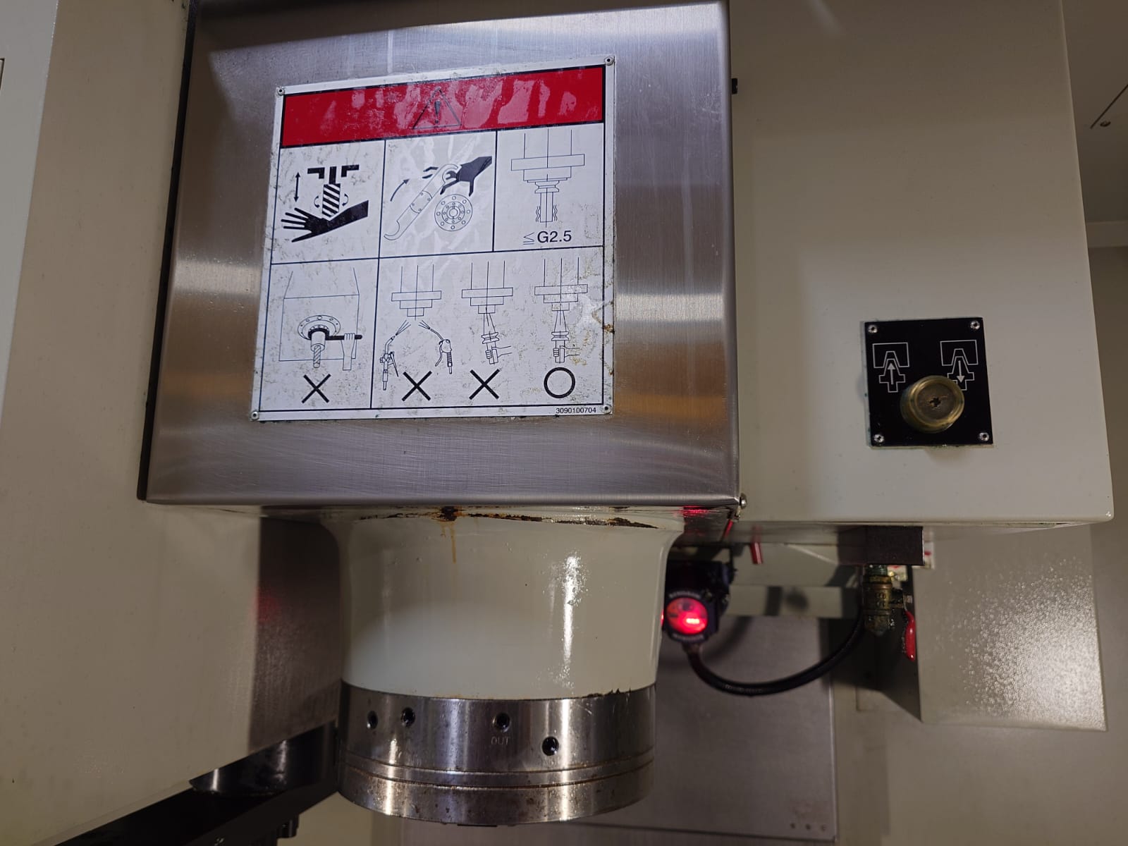 Vertical Machining Centres/Used Hardinge XR300 5AX 5-axis CNC Machining Centre (4526)