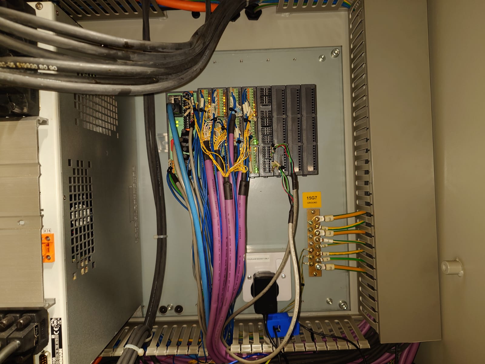 Vertical Machining Centres/Used Hardinge XR300 5AX 5-axis CNC Machining Centre (4526)